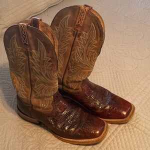Ariat Brown and Tan Western Cowboy Boots